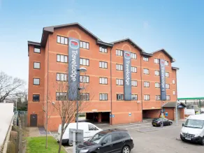 Travelodge London Park Royal Hotel - Image 4