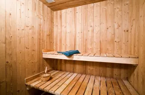 Family-friendly ski to the door Chalet with Sauna - Image 5