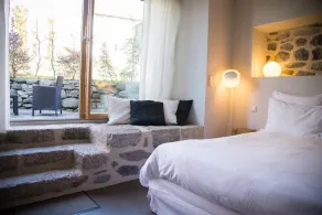 Beautiful stone house in Aubrac - Image 3