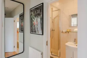 Charming Central London Retreat by Frankie Says - Image 2