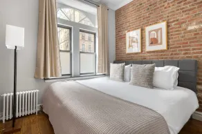 Classic East Village 1BR w/ W/D, nr cafes, by Blueground - Image 4