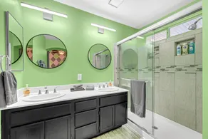 Fully Equipped - 3 Bedroom Vacation Retreat With Pool - Image 2