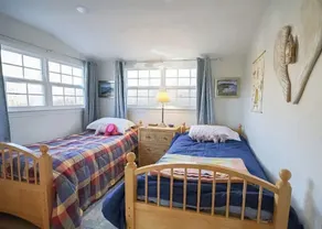 Charming riverfront cottage on beautiful cove! - Image 5