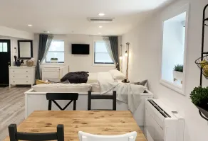 Stylish Tarrytown Studio - Walk to Train & Main St - Image 4