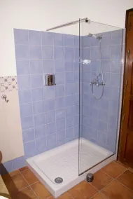 La Cañota Superior King Room Adults Only, bedroom and ensuite bathroom and WIFI - Image 3
