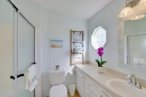 Sebastien Cottage w/ Screened Porch, 5 Mi to Beach - Image 2