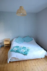 Gîte Meublé \"La Maison d'à Côté\" Avec Piscine sur Terrain de 2500m² - Image 4