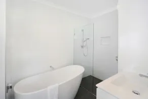 Casa Siena  Hunter Valley 5 king size rooms all with full en-suites. On vineyard - Image 2