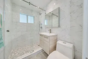 Modern House Walking to the Beach in the Cove of Deerfield Beach Florida - Image 2