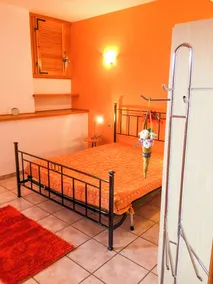 Buon gusto appartamento di 2 locali in un piccolo residence con piscina - Image 3