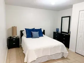 Contemporary 3 Bedroom Home in Dade City - Image 5