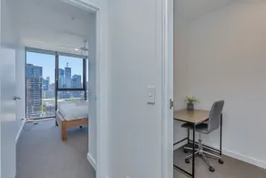 KOZYGURU SOUTH BRISBANE KOZY 1BED APT + FREE PARKING QSB001 - Image 5