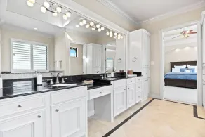 Bring Your Boat!  Luxe Lakefront ☀Pool☀Hot Tub☀Dock ☀ Close to Restaurants - Image 4