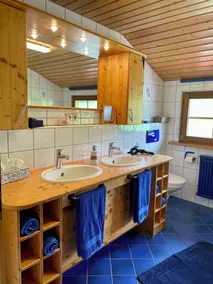 Cozy top floor vacation apartment, spacious outdoor area in a quiet location - Image 2
