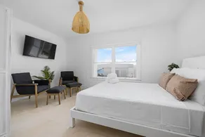 BeachFront Villa w/ Pool, Sleeps 16, Dining, & Tub - Image 3