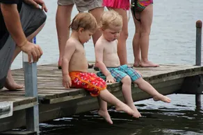 Lakefront Family Getaway! Pontoon Rentals-Kayak-Pedal Boat-Fire Pit-Sandy Beach - Image 3