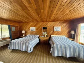 Scenic Bay Motel room 3 - Image 5