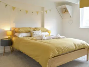 2 bedroom accommodation in Newton Abbot - Image 4