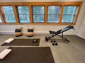 Modern Cottage w/ Amazing Views & Hot Tub - Image 3
