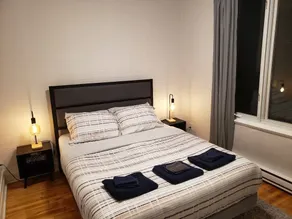 Bright and cozy newly renovated space - 2 bedroom with an extra futon bed - Image 4