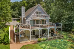 Beautiful Lake Front in Quiet Cove, Convenient to Boat Ramp, Dining & Shopping - Image 5