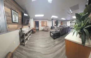 HUGE SPACE! 4 Bedrooms sleep up to 12.  6 additional bedrooms available. - Image 4