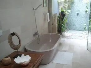 Villa de vacances luxueuse avec piscine privé dans le coeur de Seminyak - Image 4