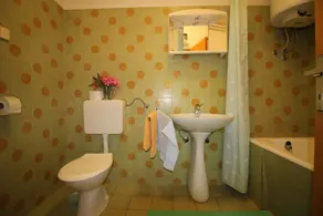 Holiday apartment in a quiet location with internet access - Image 3