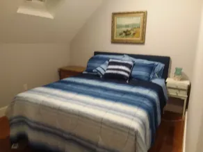 Loft Style ,Sleep 4, 2 mins to Beach, UNE, dining, outlets, fishing, EVERYTHING! - Image 4