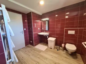 \"Charming Renovated Longhouse: 4★ Gîte, Close to Golf, Trails & Historic Sites\" - Image 3