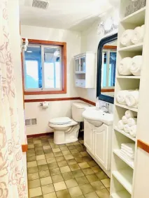 Unforgettable 4 bedroom 3 bath waterfront cabin - Image 5