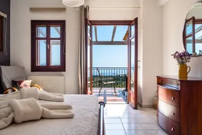 Villa 'Kumusha' with Sea View, Pool, Garden & Wi-Fi - Image 5