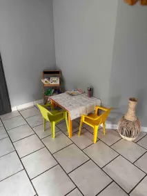Chaleureux Appartement Rénové, Idéal Avec des Enfants - Image 2