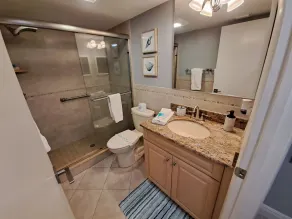 Beautifully renovated beach front condo in a private golf community - Image 4