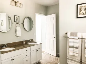 Hampton Bays luxury- heated pool, steps from Beach! 15 mins to Shinnecock Hills! - Image 3