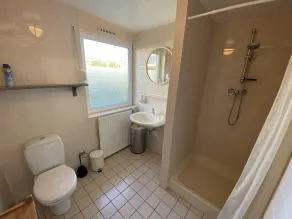 Casa de férias com 500 m² de propriedade fechada com estacionamento. Nova cozinha em 2019. - Image 4