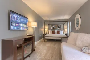 Wowza! Hot Tub, Theater Room + Stock Tank Pool 15 Minutes To Hershey Attractions - Image 2