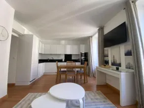 Détendez vous dans cet appartement 2 pièces calme élégant rénové entièrement. - Image 5