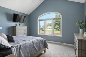 Gorgeous lakefront home in Central Michigan - Image 3
