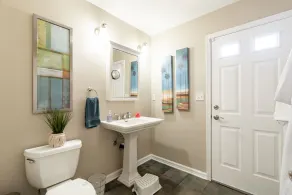 Newly Renovated Modern Home w/ Pool, Jacuzzi, Pool Table - Close to All - Image 3