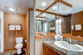 3bdr Condo-master Fireplace, Upgraded Kitchen, Kids Ski Free 3 Bedroom Condo by RedAwning - Image 5