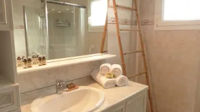 Comfortable 3* house with swimming pool - Image 2