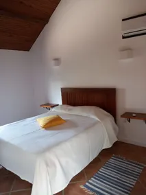 Casa vacanze 'Casa De Andrães - Glicíneas' con vista sulle montagne, Wi-Fi e aria condizionata - Image 5