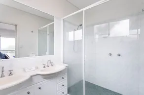 Absolute beachfront - and your own private swimming pool!? - Image 2
