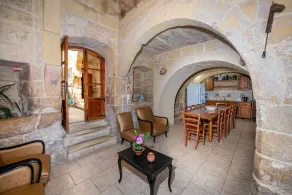 Casa de campo típica de elección con piscina autorizada por la Autoridad de Turismo de Malta. - Image 2