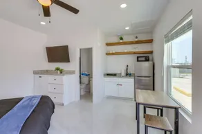 Easy South Padre Beach Retreat w/ Pool Access - Image 5