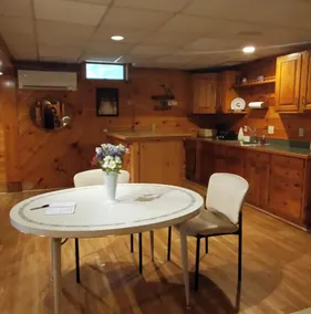 Private family retreat on Swan Pond - Image 5