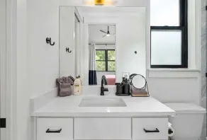 Full Modern Home - Quiet Oasis Close to Downtown w/ Private Yard, 1 Car Garage - Image 5