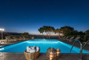 Villa with sea view, pool and Breakfast included - Image 5