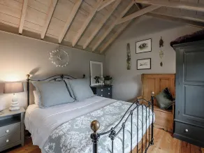 1 bedroom accommodation in Ashford - Image 4
